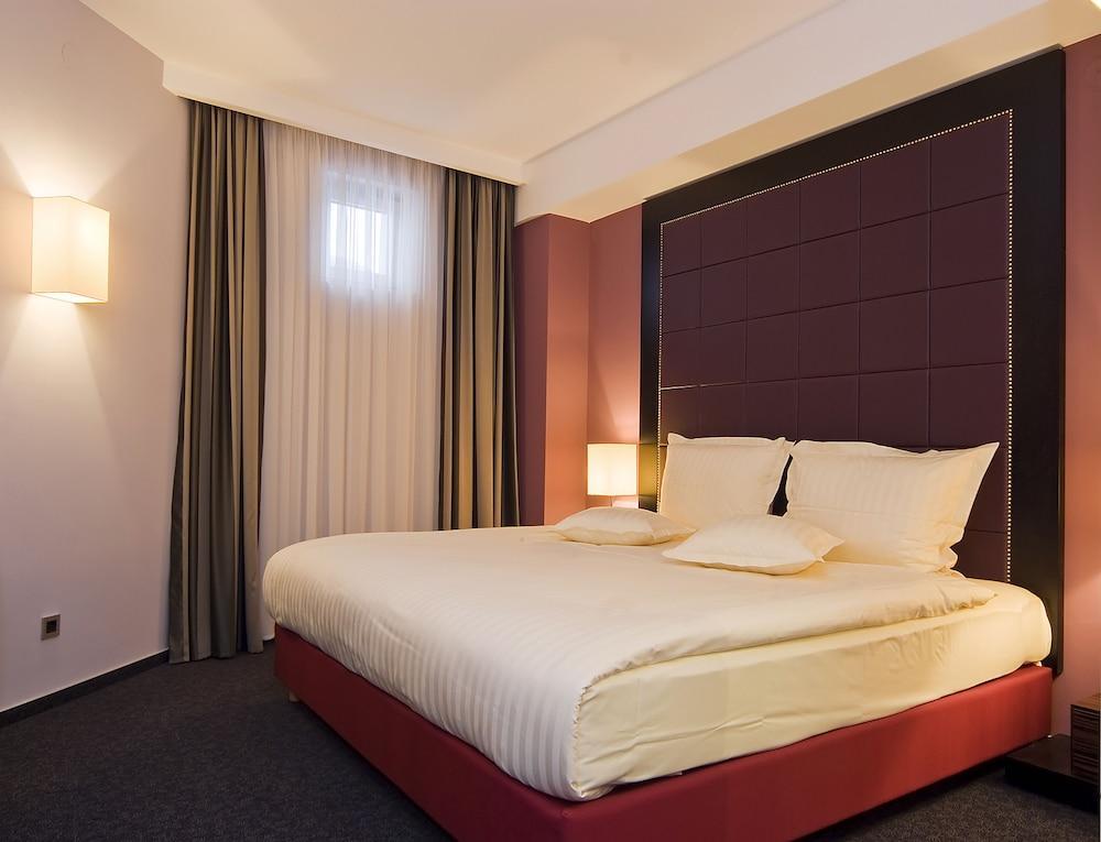 Nobel Design Hotel เบลเกรด ภายนอก รูปภาพ