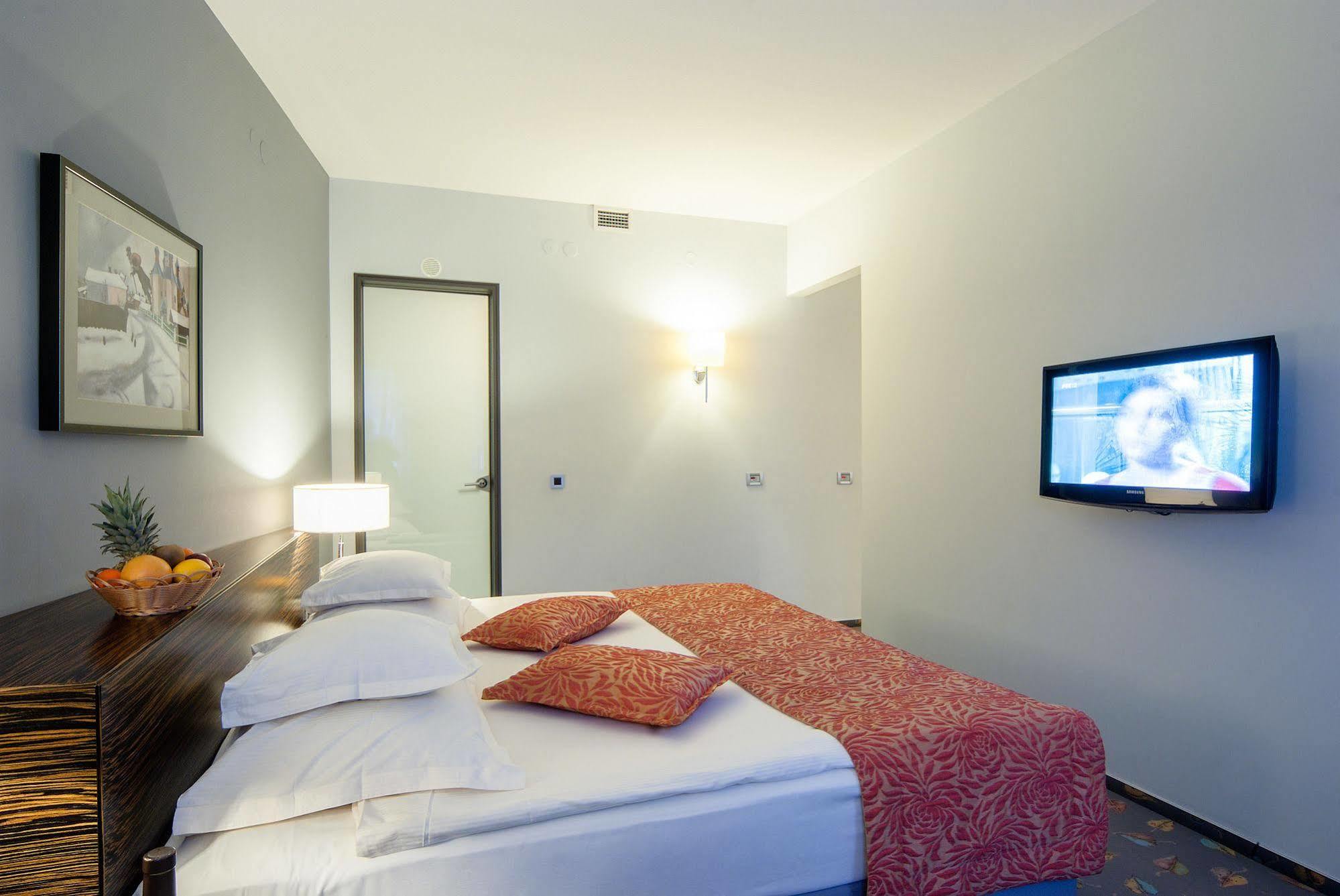 Nobel Design Hotel เบลเกรด ภายนอก รูปภาพ